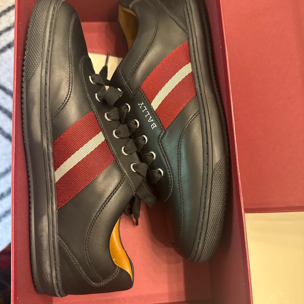 Bally Men's Black and Burgundy Sneakers